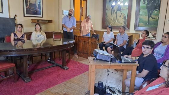 Se llevo a cabo una charla de sensibilización a los funcionarios de la Junta Departamental de Salto sobre Diversidad sexual dictada por la Coordinadora por la Diversidad Salto.